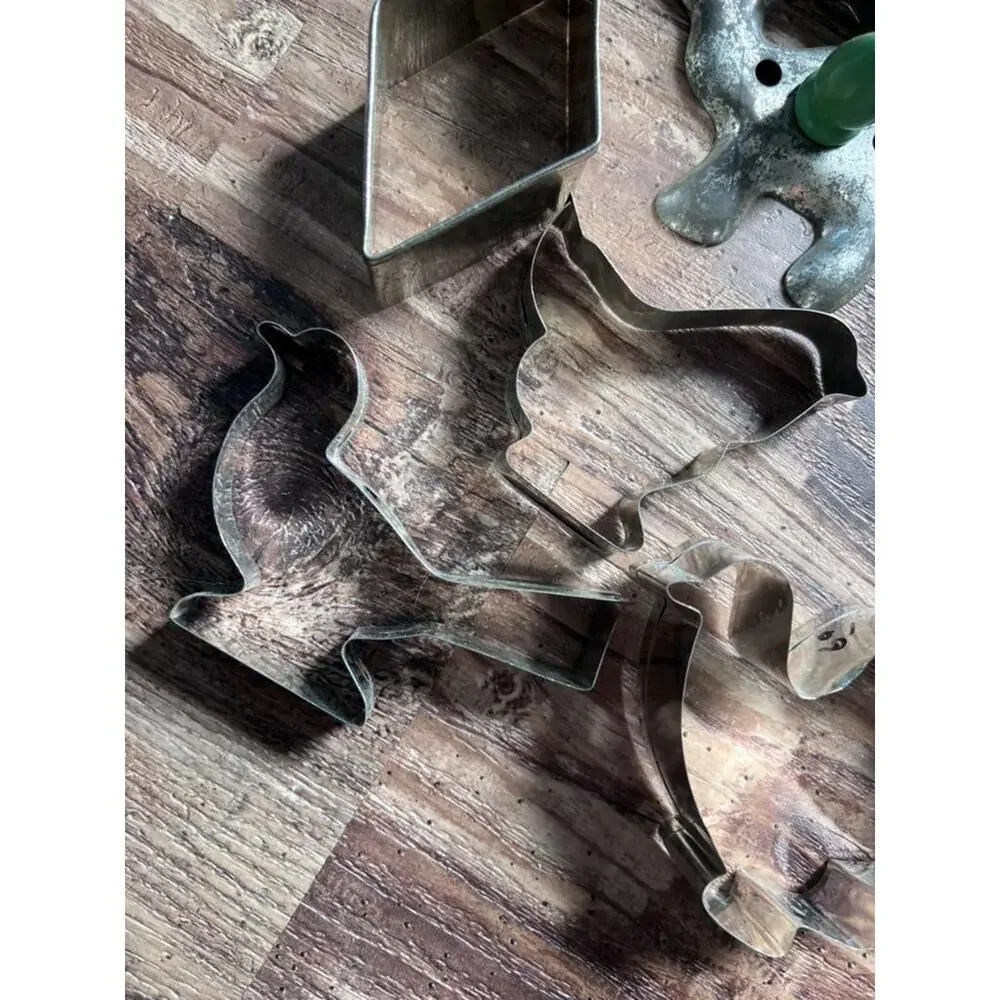 Vintage Metal Cookie Cutters Lot, Christmas Cookie Cutters, Animal Shapes